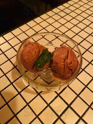 ^nv^s^ble Gastronomy Bar