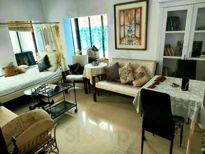 The Olde House Eatery