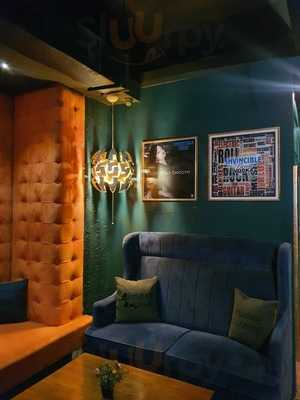 Invincible Boudoir & Jardin