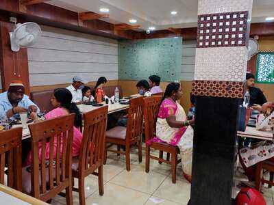 Sravanti's Multicusine Family Restaurant