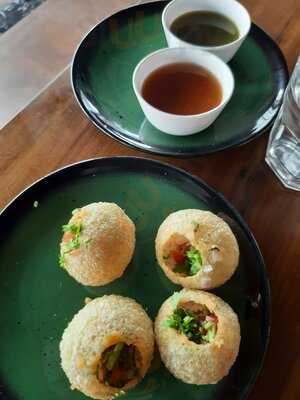 Dino's Barbecue And Grill