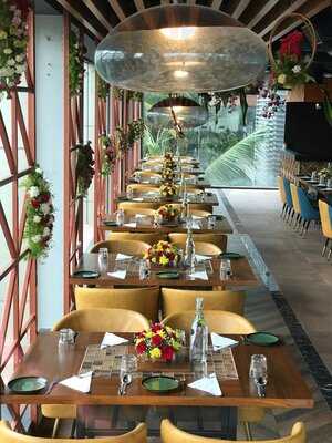 Dino's Barbecue And Grill