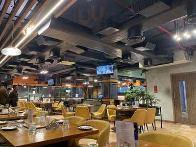 Dino's Barbecue And Grill