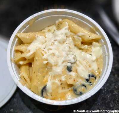 Gigil Brasserie " The Food Lovers Cafe "