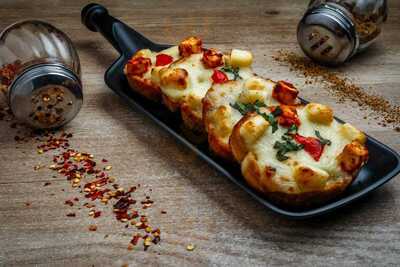 Gigil Brasserie " The Food Lovers Cafe "