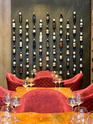 Experience The World Of Wines