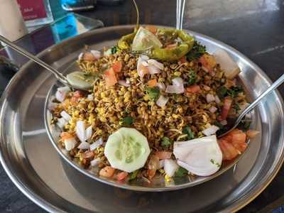 Durvankur Bhel And Misal
