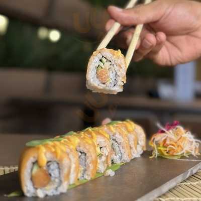 Qora- Cocktail Bar & Kitchen