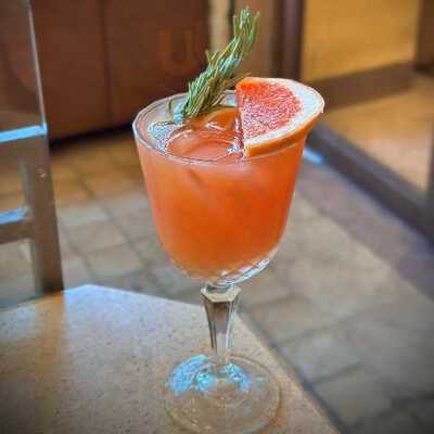 Qora- Cocktail Bar & Kitchen