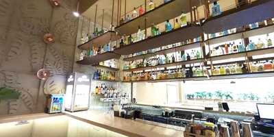 Qora- Cocktail Bar & Kitchen