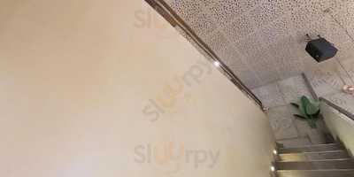 Qora- Cocktail Bar & Kitchen