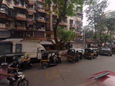 Signature Premium Cafe & Resto