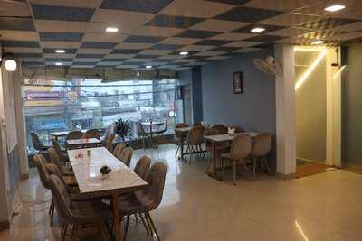 Delhi Dine Rooftop Cafe&restaurant