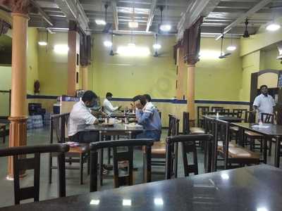 Hotel Gomantak Yashwantashram