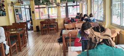 Himalayan Restaurant & Cafe