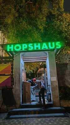 Hopshaus Brewery & Kitchen