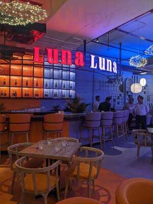 Luna Luna - Buffet Restaurant & Bar