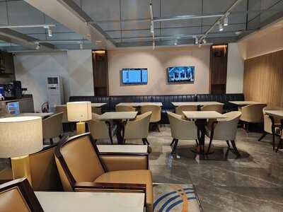 Encalm Lounge T3 Arrivals