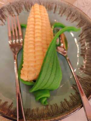 Erawaan, Claridges Hotel