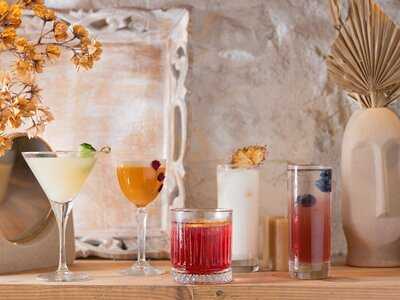 Koa - Cafe & Bar (juhu)