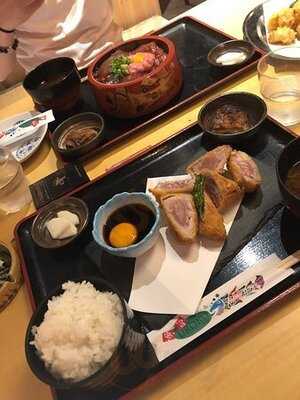 魚が旨い謎な店。uroko