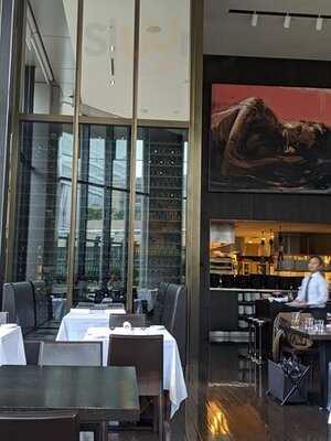 ザ コスモポリタン