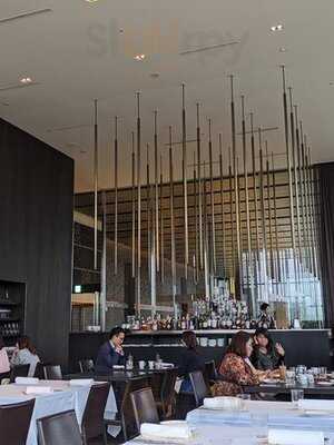 ザ コスモポリタン