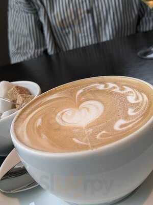 ザ コスモポリタン