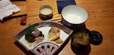 枝魯枝魯ひとしな