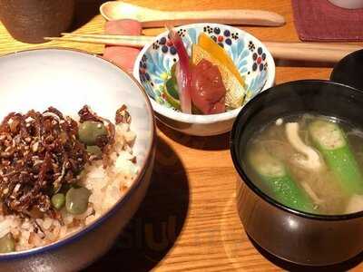 枝魯枝魯ひとしな