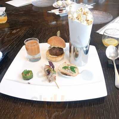 モティーフ レストラン アンド バー