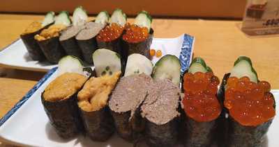 季節の鍋と寿司食べ放題 市場ずし 心斎橋店