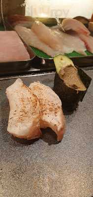 季節の鍋と寿司食べ放題 市場ずし 心斎橋店