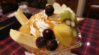 カフェレストラン ラボンヌ