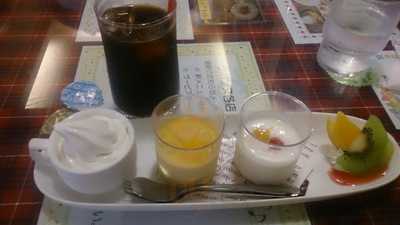 カフェレストラン ラボンヌ