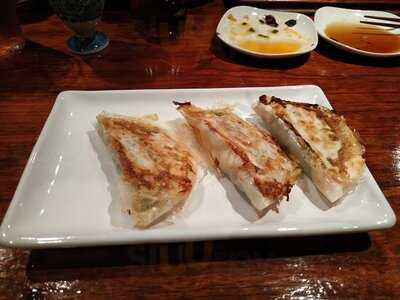 鉄鍋ぎょうざとお酒のお店 杏っ子