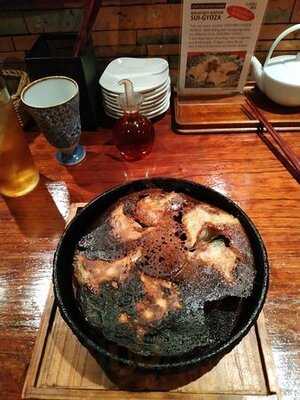 鉄鍋ぎょうざとお酒のお店 杏っ子