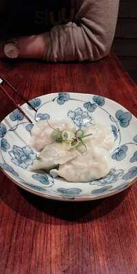 鉄鍋ぎょうざとお酒のお店 杏っ子