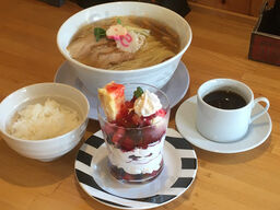 ラーメンさんぱち 八戸店