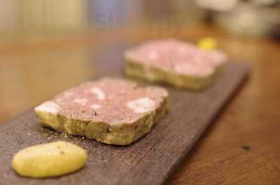 炭火焼とワインの酒場 Volta 北新地店