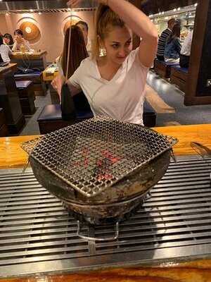 道頓堀 炭火焼肉 みつる