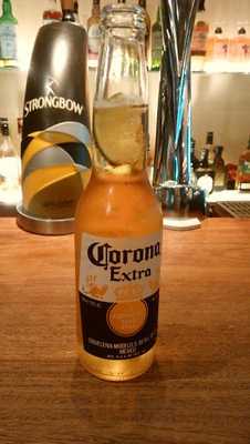 英国パブ　ピッグ＆ホイッスル