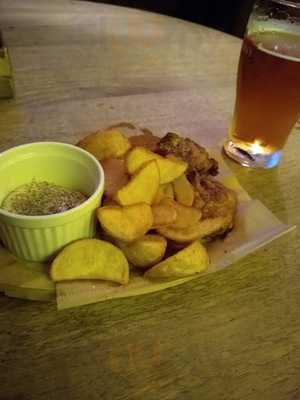 英国パブ　ピッグ＆ホイッスル