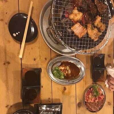 炭火焼肉 昭和大衆ホルモン 道頓堀