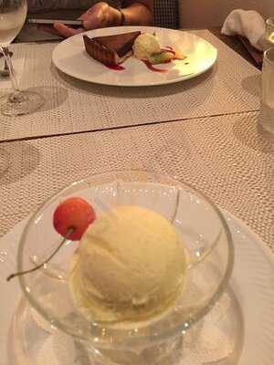 ビストロ アトゥー