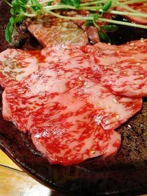 炭火焼肉ブルズ