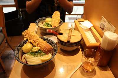 梅田 釜たけうどん