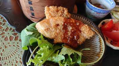 平和的ごはんパドマ