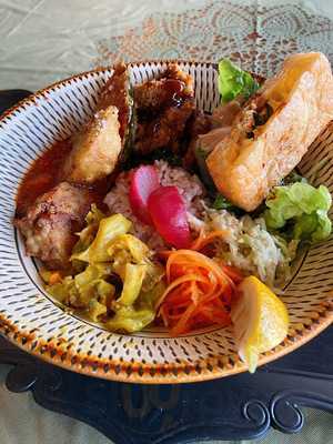 平和的ごはんパドマ