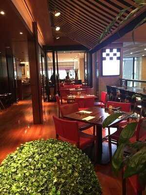 カフェレストラン セリーナ